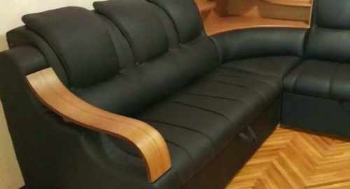 Перетяжка кожаного дивана. Видное